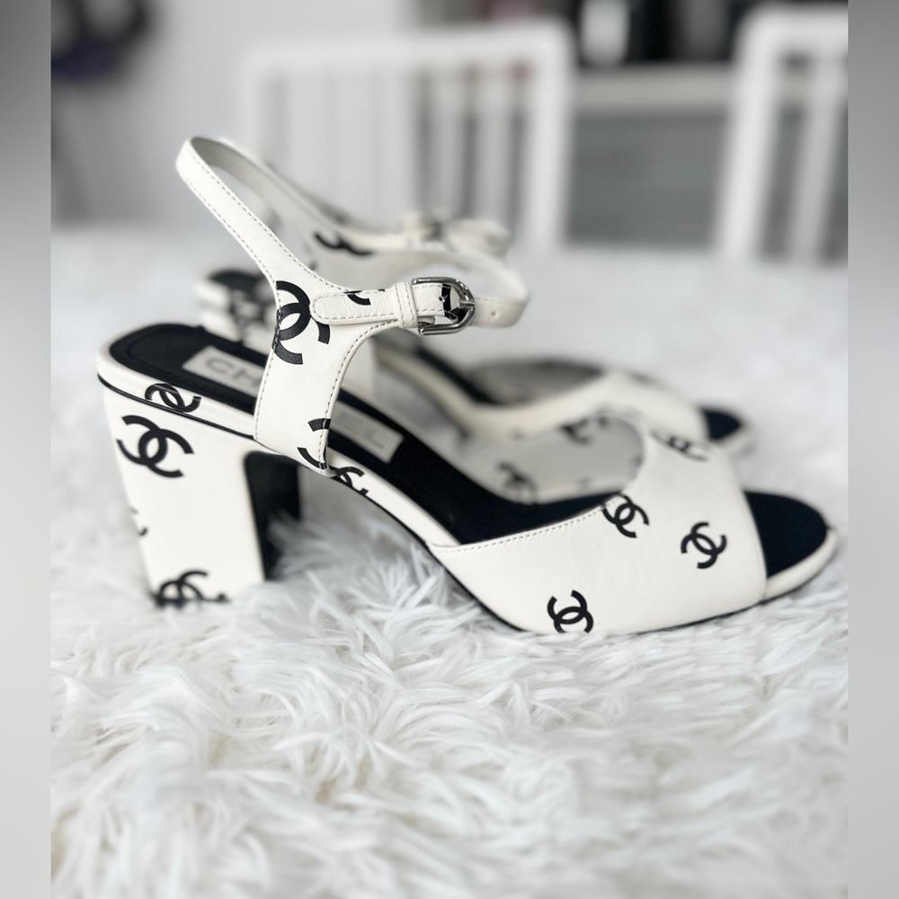 CHANEL White and Black CC Chunky Heels